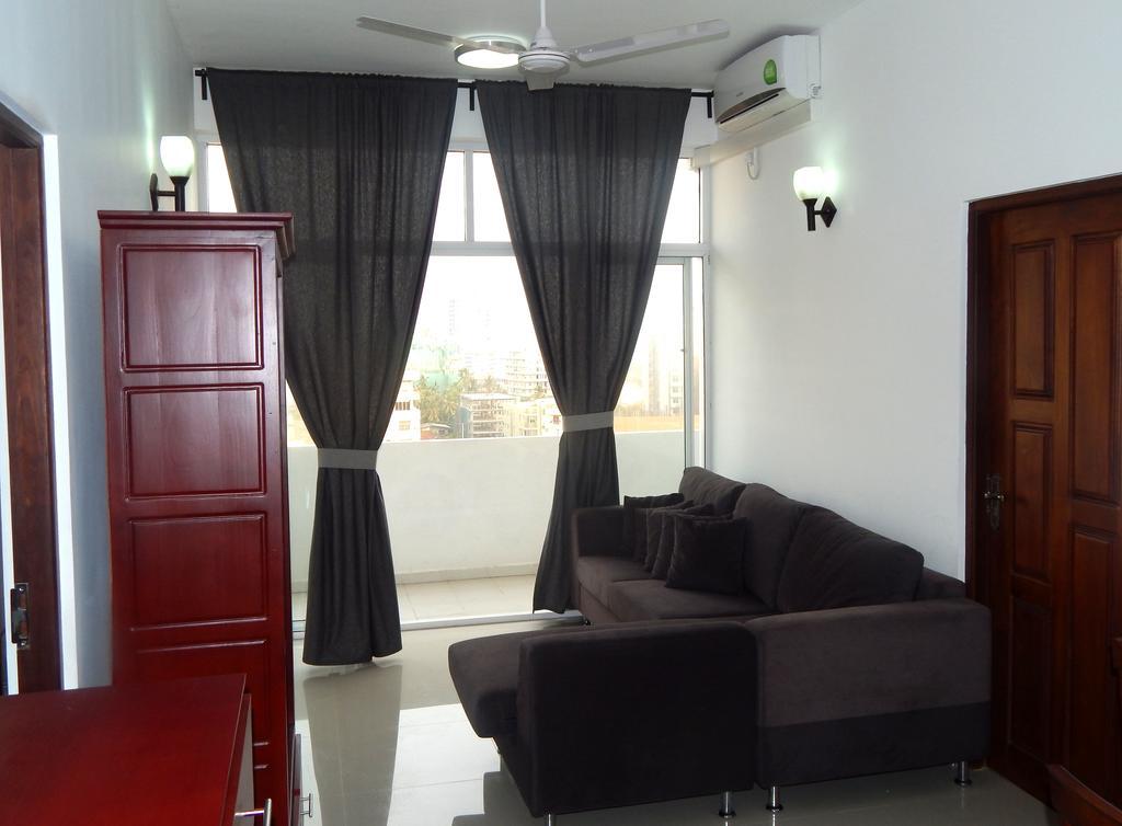 Sea View Apartment In Dehiwala-Mount Lavinia Eksteriør bilde